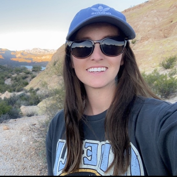 Meet Your Posher - Picture 5 of 11